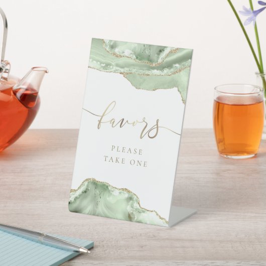 緑のアゲイトは台座の看板を支持する 台座サイン (インサイチュ)