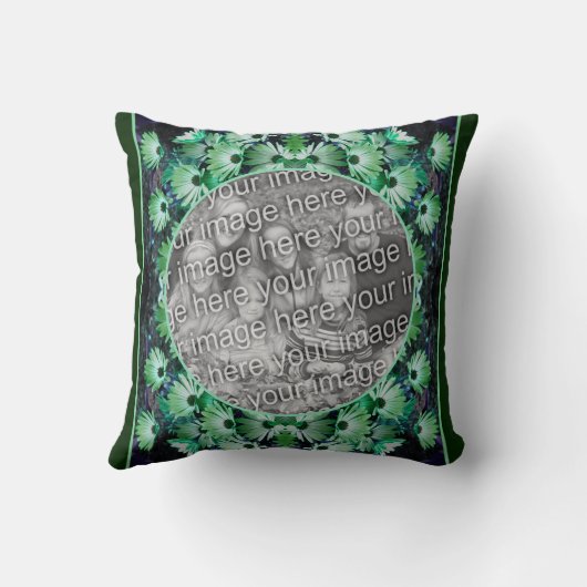 緑のアフリカのデイジーの花のフレームあなたの写真を追加 クッション (裏面)