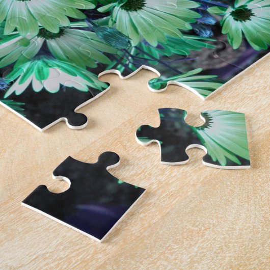 緑のアフリカのデイジーの花のフレームあなたの写真を追加 ジグソーパズル (側面)