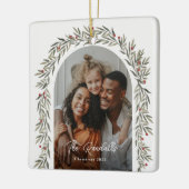 緑のアーチスクリプトモダンフォトクリスマス セラミックオーナメント (左)