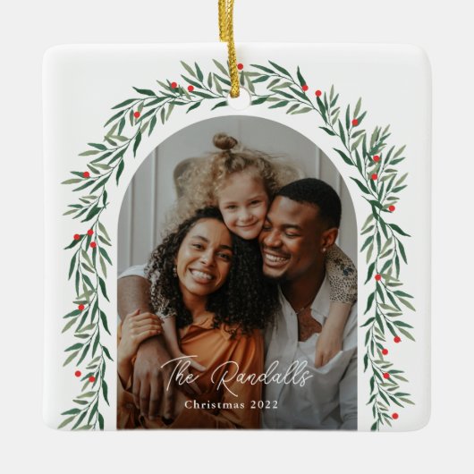 緑のアーチスクリプトモダンフォトクリスマス セラミックオーナメント (正面)
