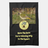 緑のウグイス飛んでいるカーモノグラム写真 キッチンタオル (縦)