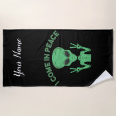 緑のエイリアン来Iin Peace地球外UFO ビーチタオル (正面)