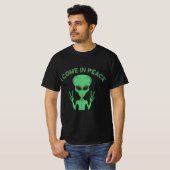 緑のエイリアン来Iin Peace地球外UFO Tシャツ (正面フル)