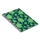 緑のオーナメントのカメ:ヴィンテージパターン。 ノートブック (右側)