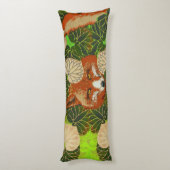 緑のキツネと葉の間葉の赤い ボディピロー (裏面 (縦))