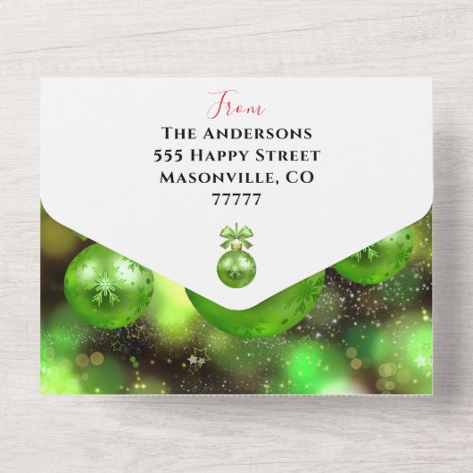 緑のクリスマスオーナメントは家族の写真の休日を追加 オールインワン招待状 (裏面)