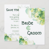 緑のクローバーと蝶の角のSave the Date 招待状 (正面/裏面)