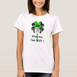 緑のクローバーを持つセントパトリックの日CAT Tシャツ