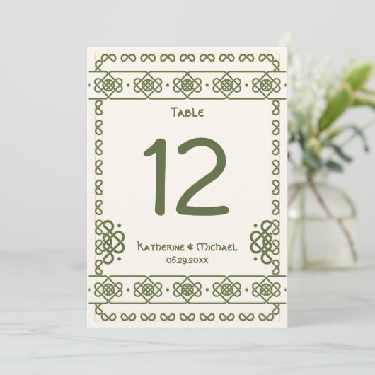 緑のケルト結び目模様の大きなテーブル番号 招待状 (スタンド正面)