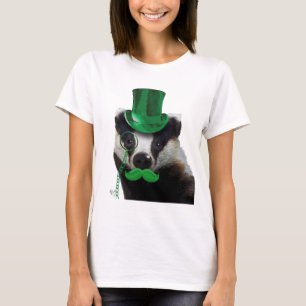緑のシルクハットおよび口ひげを持つアナグマ Tシャツ