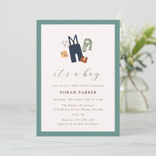 緑のシンプルフレーム男の子の服ベビーシャワー 招待状 (スタンド正面)