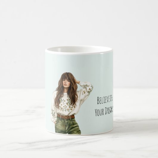 緑のジーンズの女の子 茶髪 前髪 コーヒーマグカップ (中央)