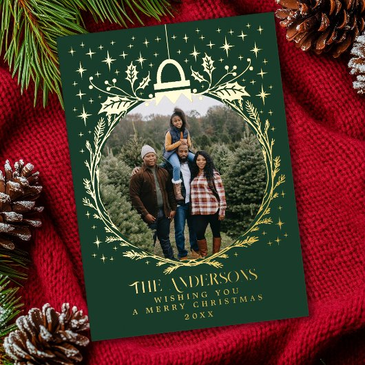 緑のスタイリッシュなクリスマスの葉の装飾の写真 箔シーズンカード