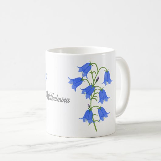 緑のストライプがアクセントのクラシックなブルーベル マグカップ (正面右)