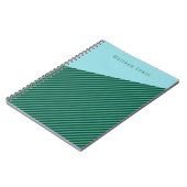 緑のストライプパターン（の模様が）あるカスタマイズ可能な名前ノートブック ノートブック (左側)