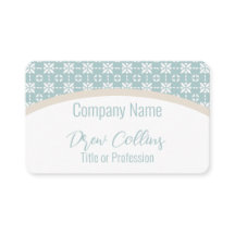 緑のタイル張りアーチ上の白い花模様