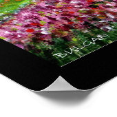 緑のトスカーナの風景の紫の虹彩のフィールド ポスター (角)