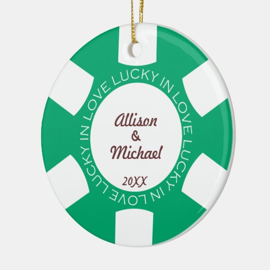 緑のトランプのポーカーチップ幸運で愛カップルのフォトベガス セラミックオーナメント (左)
