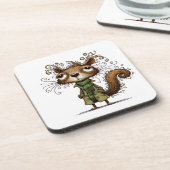 緑のトレンコートに入ったリス コースター (左側)