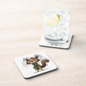 緑のトレンコートに入ったリス コースター (右側)