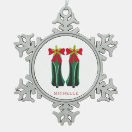 緑のハイヒールとクリスマスボウ スノーフレークピューターオーナメント