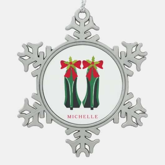 緑のハイヒールとクリスマスボウ スノーフレークピューターオーナメント (正面)