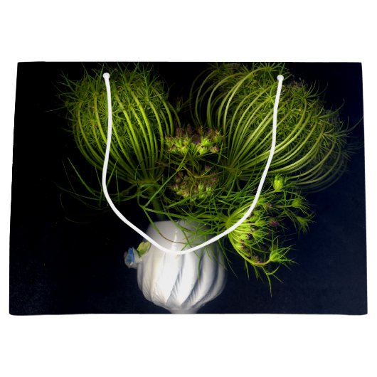 「緑のハート（黒）」 ラージペーパーバッグ (正面)