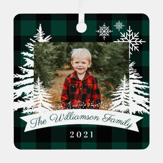緑のバッファロープライ素朴ド松の木の家族写真 メタルオーナメント (正面)