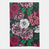 緑のバラをオンにした赤、白、および葉2色の キッチンタオル (縦)