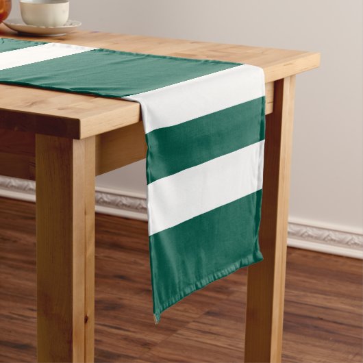 緑のパモダンタストライプのーン ショートテーブルランナー (インサイチュ)