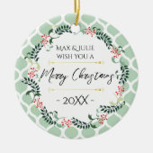 緑のパーソナライズされた葉の両側クリスマス セラミックオーナメント (正面)