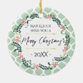 緑のパーソナライズされた葉の両側クリスマス セラミックオーナメント (裏面)