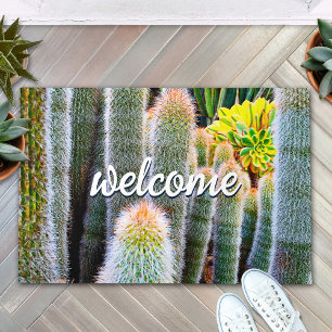 緑のファジーCactiクローズアップ写真ウェルカムスクリプト ドアマット