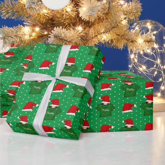 緑のフード付きセーターとサンタ帽の可愛い女の子 クリスマス ラッピングペーパー (クリスマス)