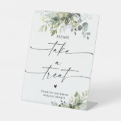 緑のブライダルシャワーがトリートサインを取る 台座サイン (正面)