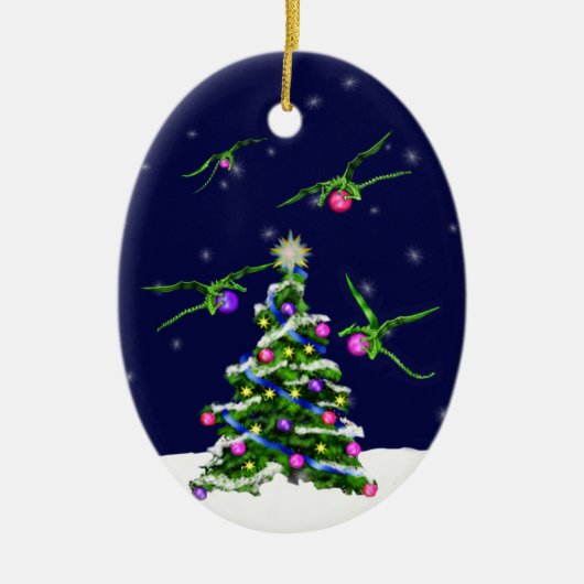 緑のベビーのドラゴンはクリスマスツリーを囲みます セラミックオーナメント (正面)