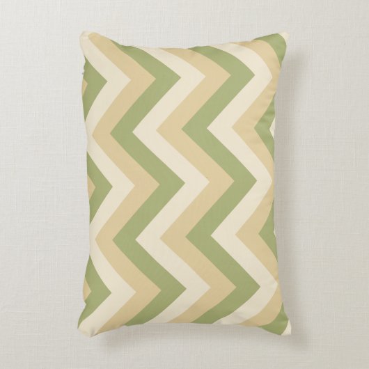 緑のベージュ結婚の色のモダンシェブロン模様 アクセントクッション (正面(垂直))