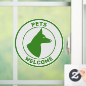 緑のペットが歓迎し、耳を突き上げた犬 ウィンドウサイン (ホーム)