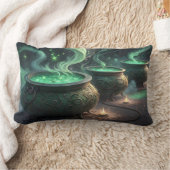 緑のポーションで泡立つ釜 ランバークッション (ブランケット)