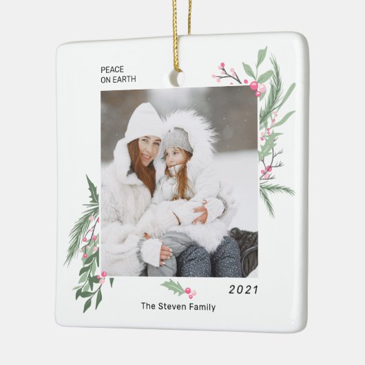 緑のモダンホリーベリーのクリスマス2の写真 セラミックオーナメント (左)