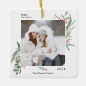 緑のモダンホリーベリーのクリスマス2の写真 セラミックオーナメント (正面)