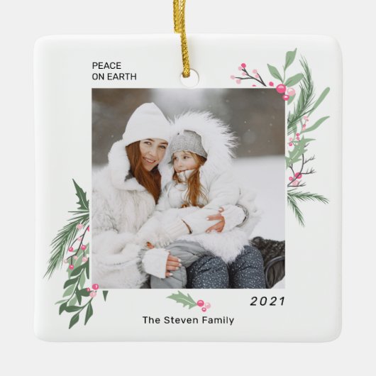 緑のモダンホリーベリーのクリスマス2の写真 セラミックオーナメント (正面)