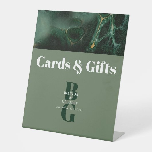 緑のモダン大理石モノグラムのウェディングカードギフト 台座サイン (正面)