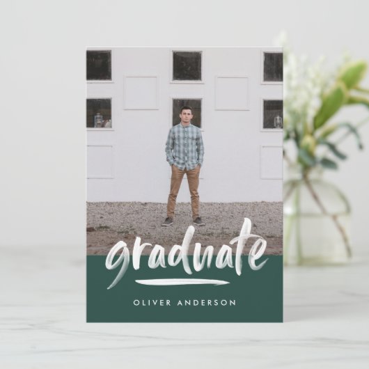 緑のモダン脚写真スタイリッシュ卒業招待状 招待状 (スタンド正面)