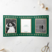 緑のモダン雪素朴片コラージュ5写真 三つ折りクリスマスカード (内部)