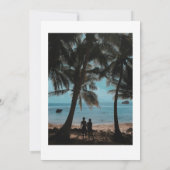 緑のヤシのあるベージュの熱帯結婚式招待状 招待状 (裏面)
