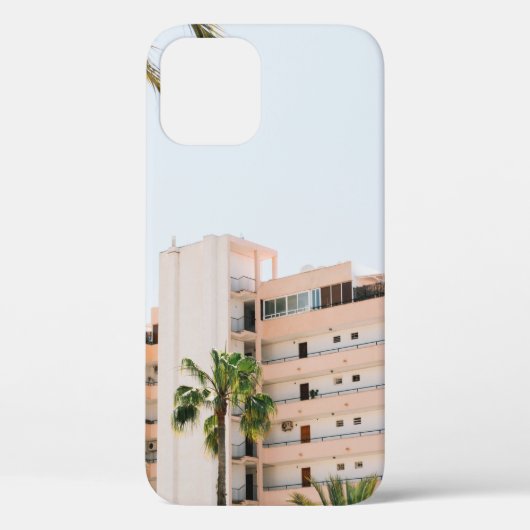 緑のヤシ建物ウンド横の白コンクリート Case-Mate iPhoneケース (裏面)