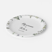 緑のユーカリの葉の喜び結婚のケーキ ペーパープレート (アングル)