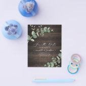 緑のユーカリの葉の素朴な暗色の木材を予算に計上 チラシ (シングル)